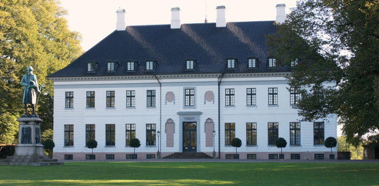 danish-royal-palaces-bernstorff-palace-bernstorff-slot-castle-presented ...